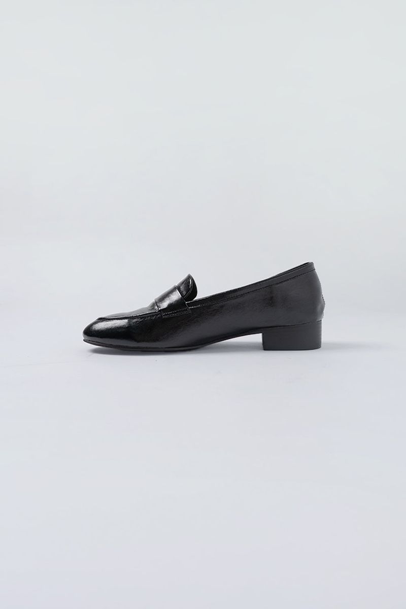 Glossy loafer_black