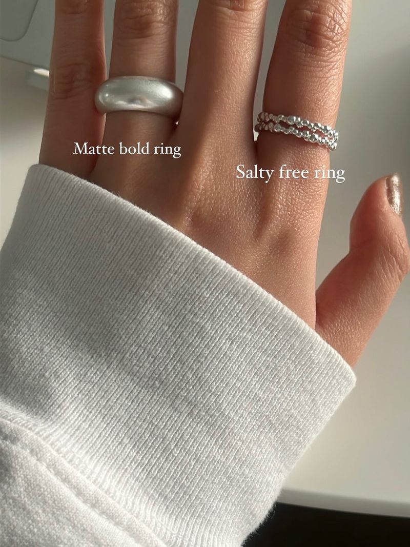 Matte bold ring