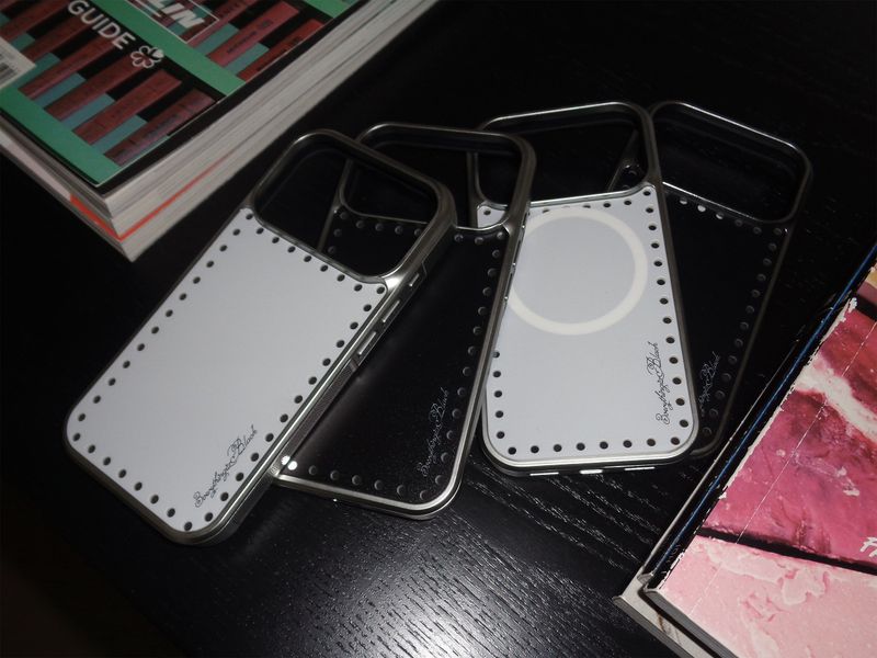 round dot mirror bumper case + magsafe [white]