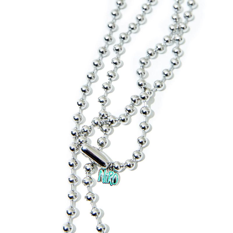 ACRYLiC HEART NECKLACE
