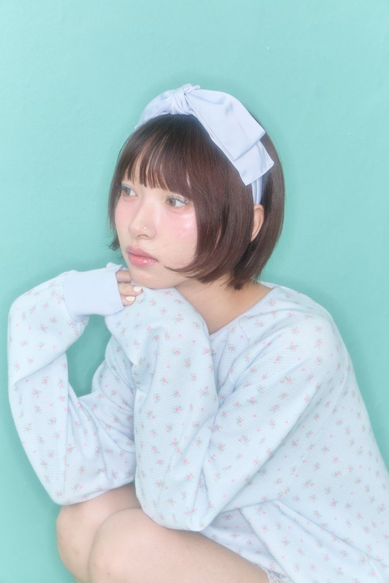 SHAKIRI（シャキリ）の「BOW RIBBON SATIN HAIR BAND (BLUE)（Hair Accessories）」