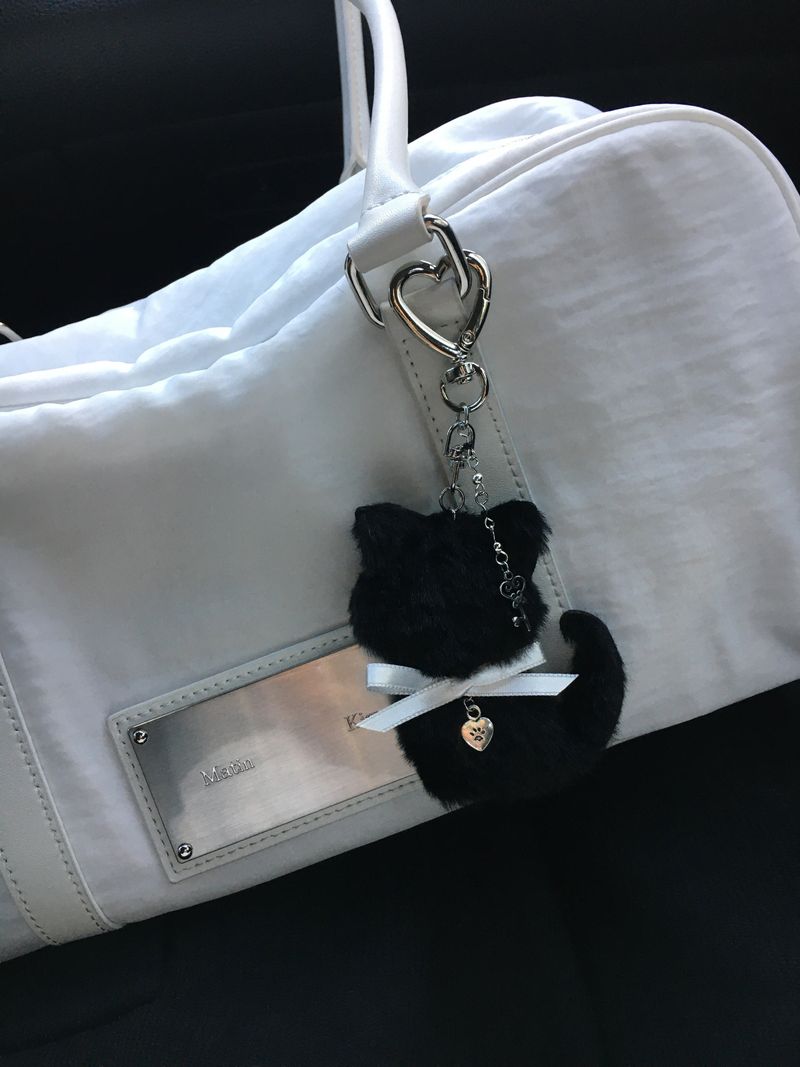 fluffy cat keyring