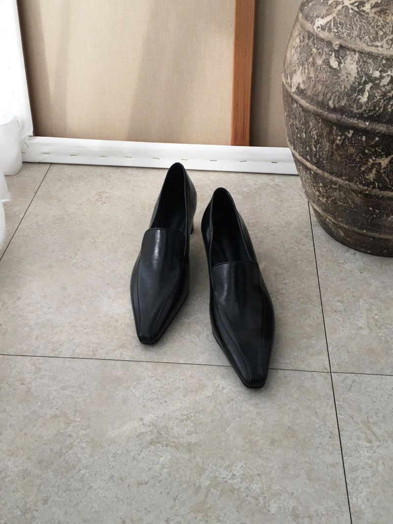 Stiletto middle pumps