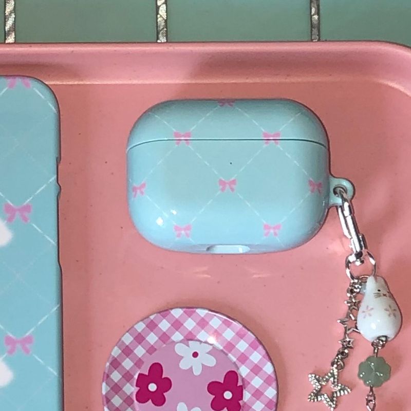 WATERJEAN(ウォータージン)の「vintage ribbon airpods case (blue)(Smartphone Accessories)」