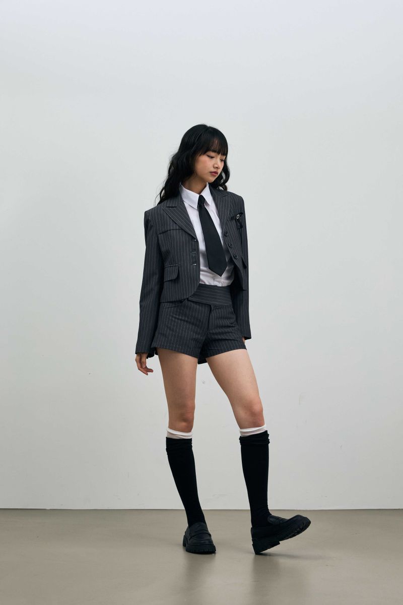AVEL PINSTRIPE CROP JACKET / CHARCOAL