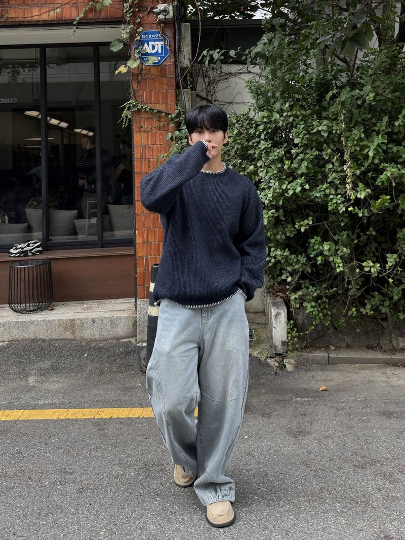 Hoshi line round knitwear