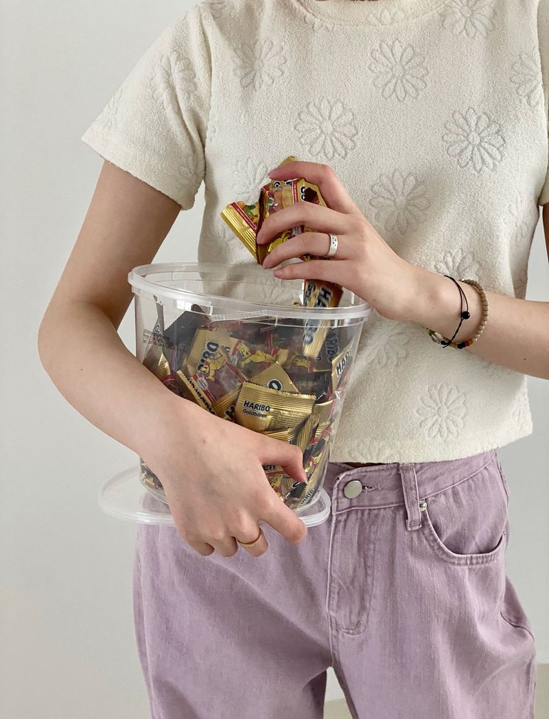 Flower daisy cropped t