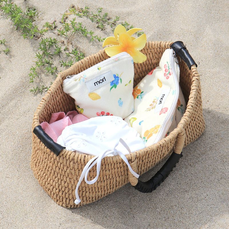 morl（モル）の「Fruity pouch M（Smartphone Accessories）」