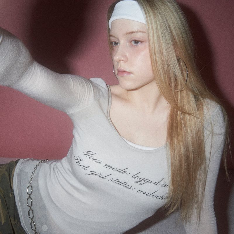 SOFT GLOW MODE TEE - GRAY