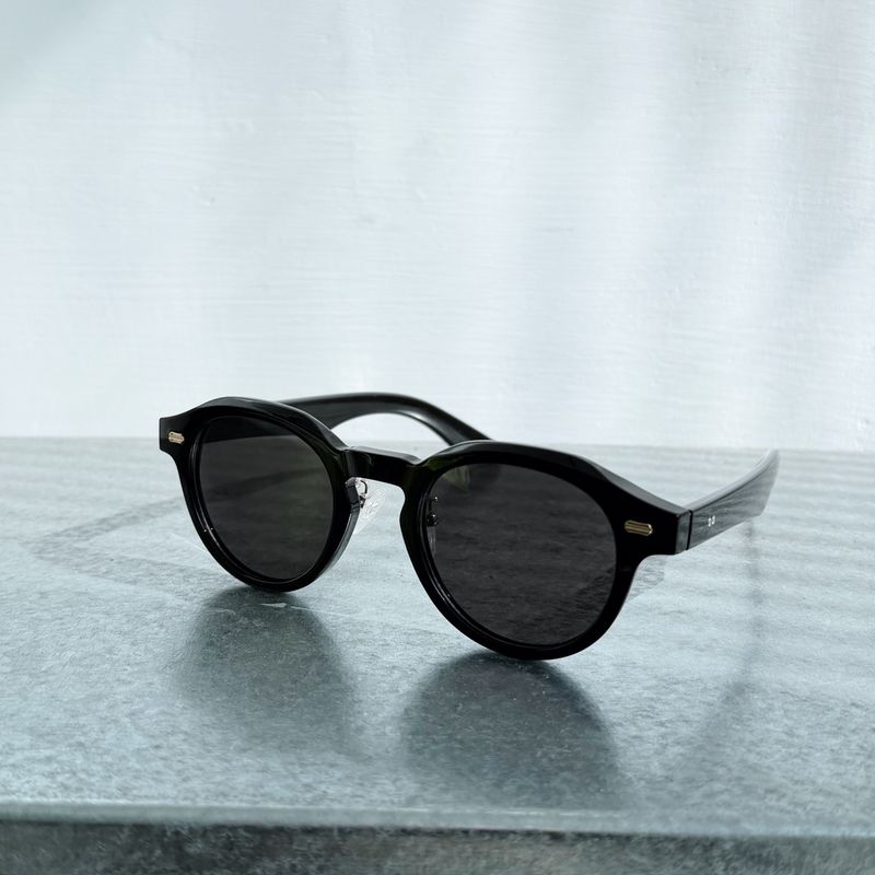 FADE MEET（フェードミート）の「Stylish Glasses（Fashion Accessories）」