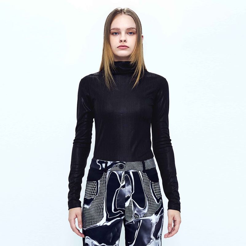 KIMZISU(キムジス)の「Shirring Neck T-Shirt _ Black(Tops)」