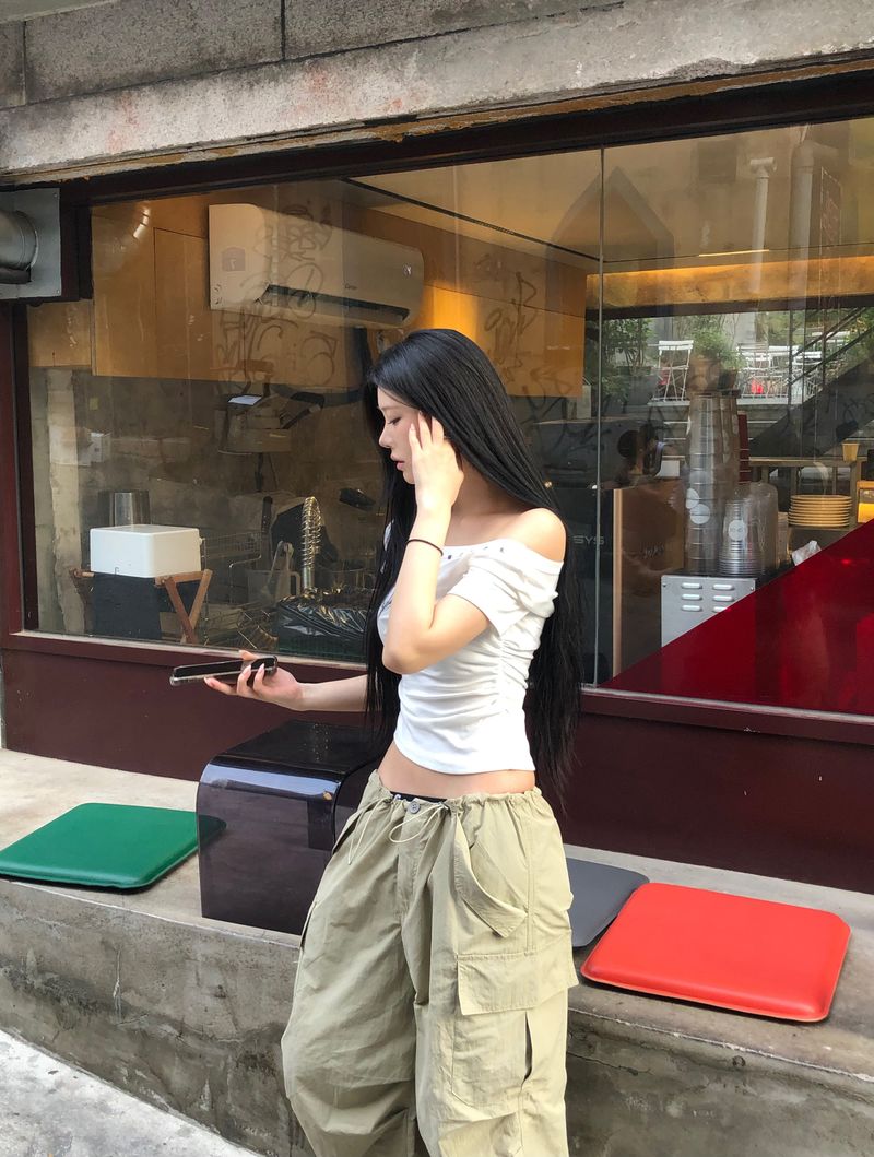 string low-rise cargo pants