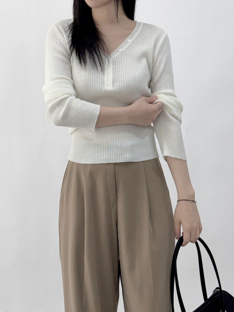Scani V-neck Button Long Sleeve Knit