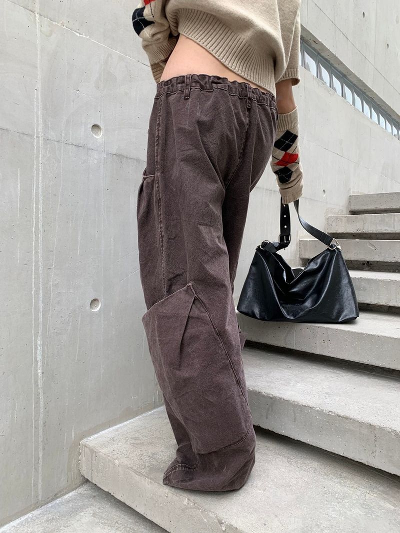 Edge curved pin tuck casual pants