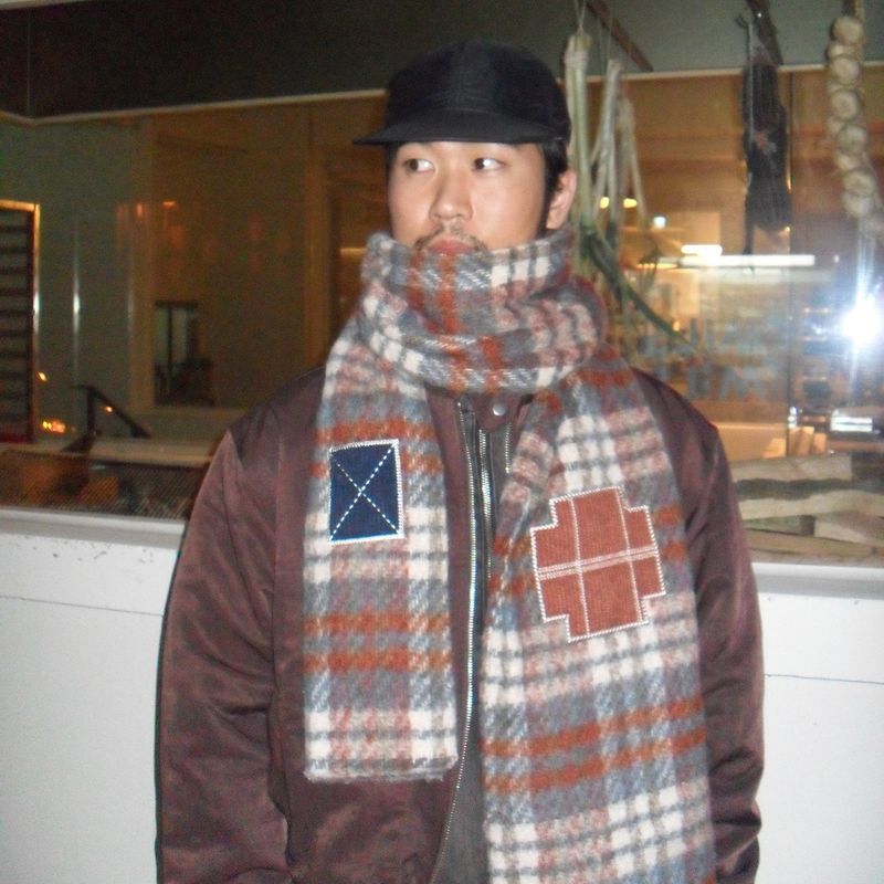 Crochet check muffler / Blue Orange