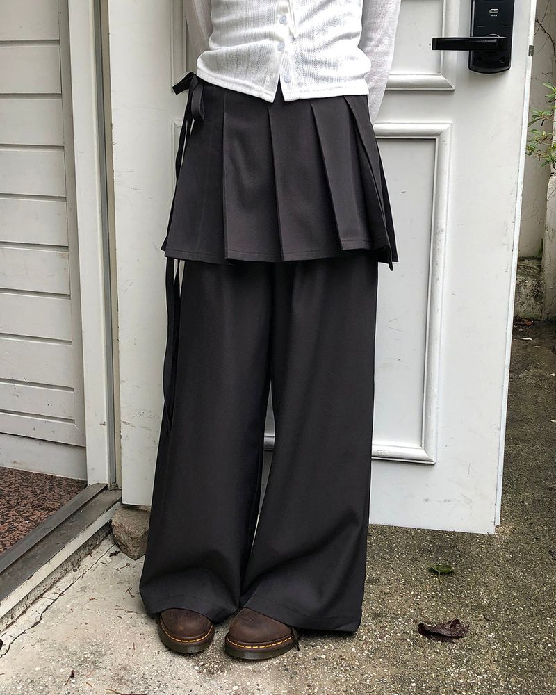 WONDER WONDER（ワンダーワンダー）の「[MADE] Rerek リボンストラップレイヤードラップスカートパンツ（パンツ）」