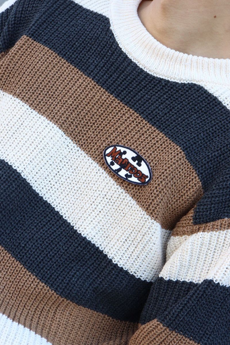 Patch border knit