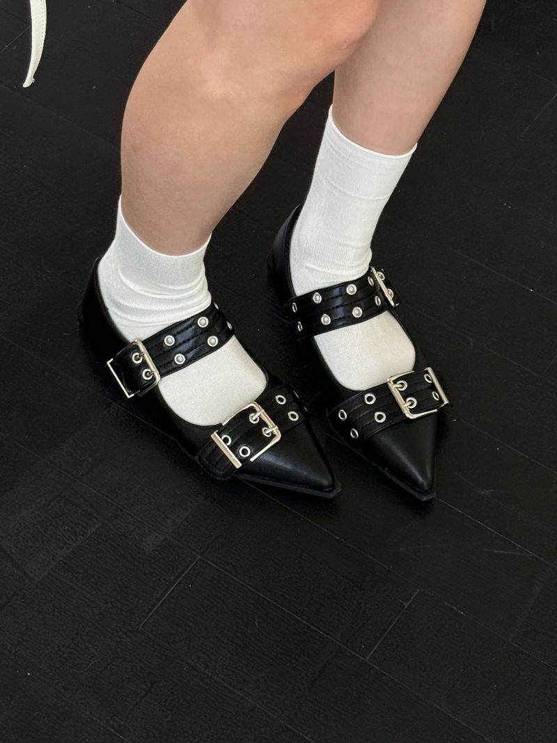pointed buckle belt shoes