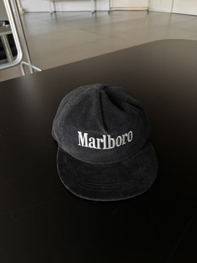 YEOWOONKOREA（ヨウンコリア）の「マールボロコーデュロイキャップ（帽子）」