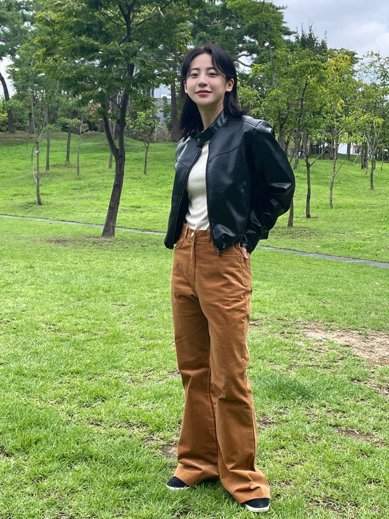 Suede slim bootcut pants