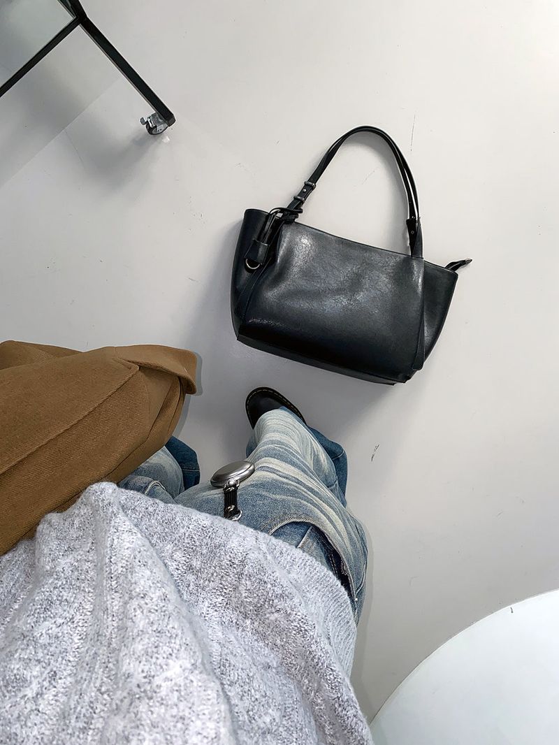 No.1107 leather tote shoulder bag