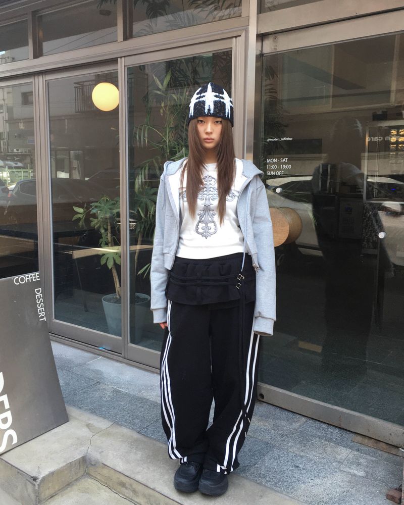 Powder crop hood jumper