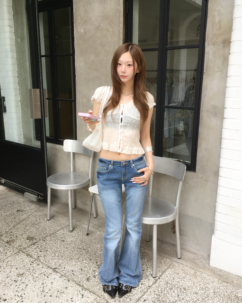 Soft lowrise boots cut pants