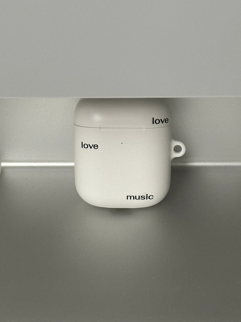 ovethings(オブシング)の「love music white airpods case(Smartphone Accessories)」