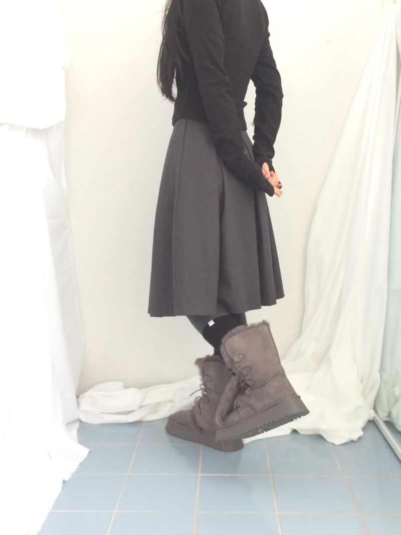 Fingerhole line hooded half zipup