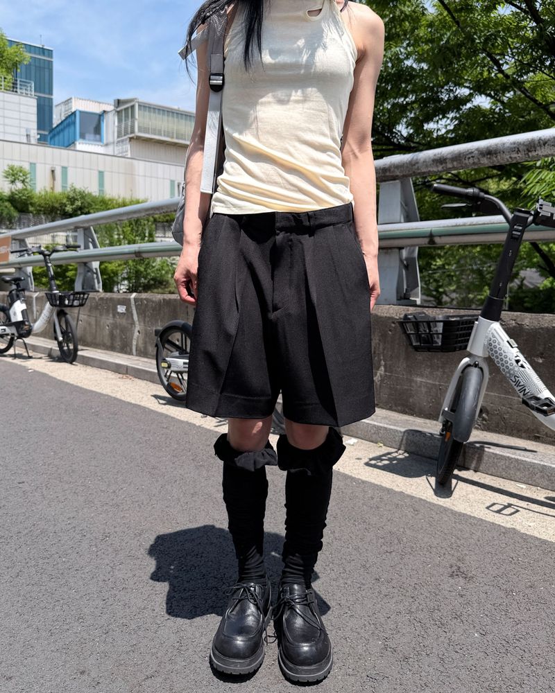 TWO-PINTUCK HARF PANTS