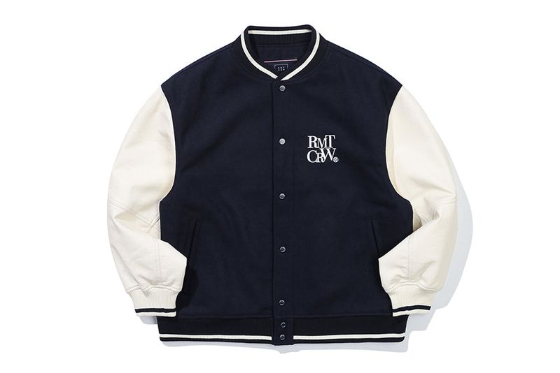 ESSENTIAL LOGO VARSITY JACKET_NAVY