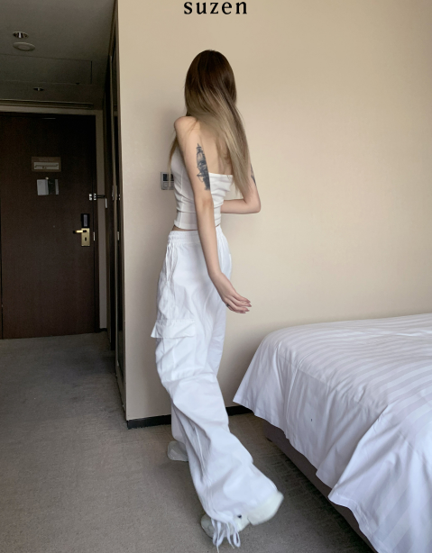 suzen（スゼン）の「Uncheek Wide White Cargo Pants（Pants）」
