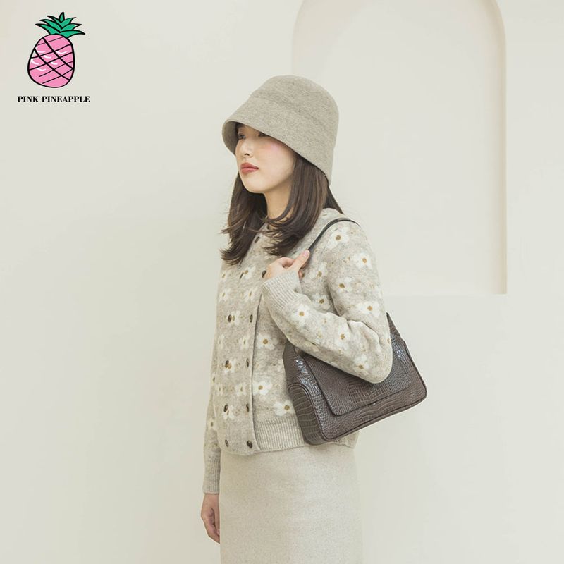 PINK PINEAPPLE（ピンクパイナップル）の「SOLID BUCKET HAT（Hats）」