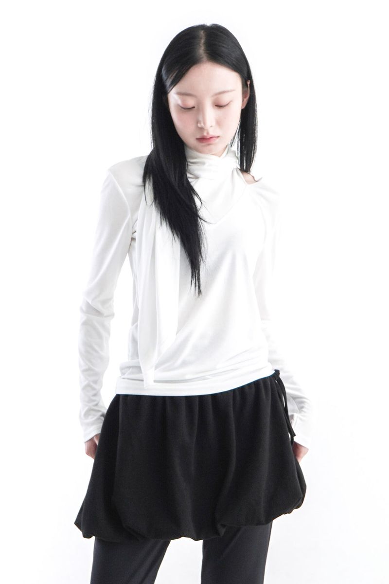 DRAPE STRAP NECK TEE