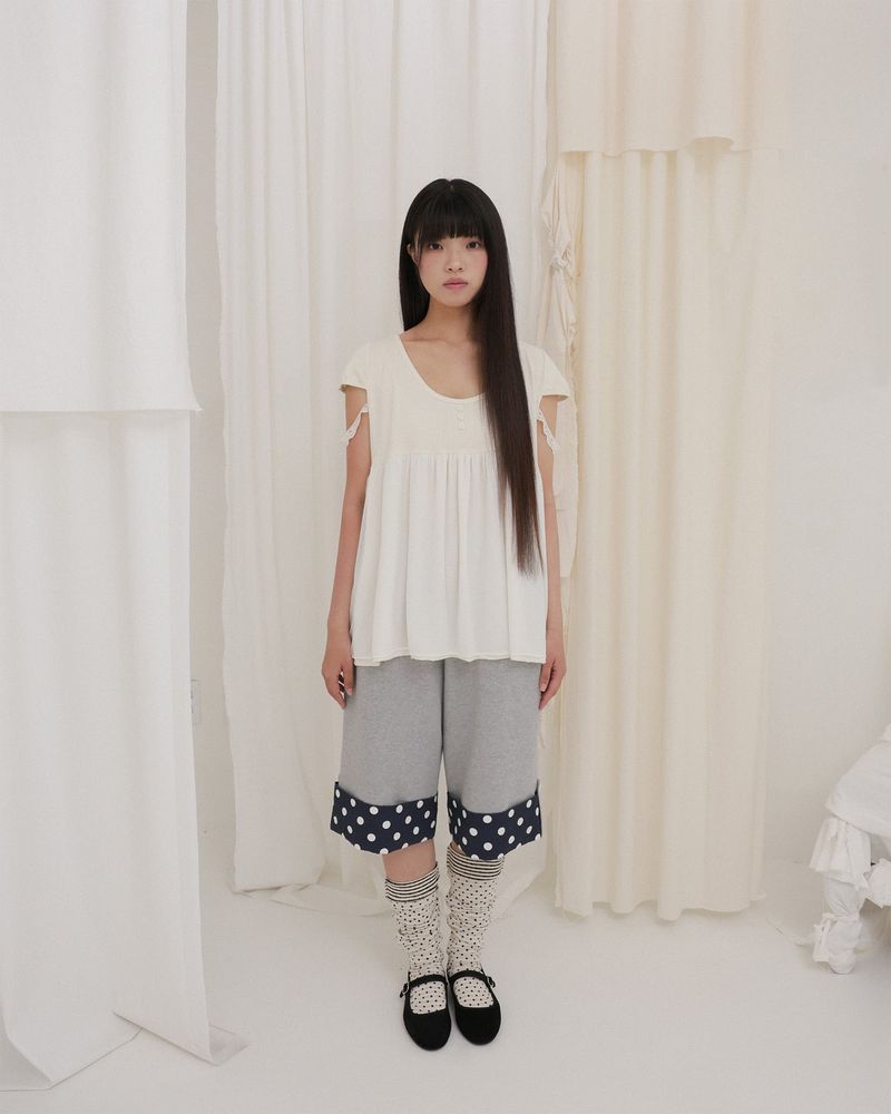 LACE STRAP FLARE TOP / CREAM