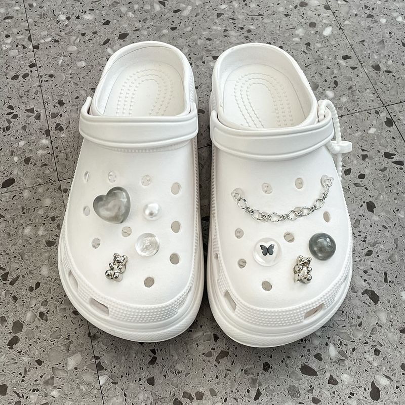 [made]space silver resin shoes charm set 