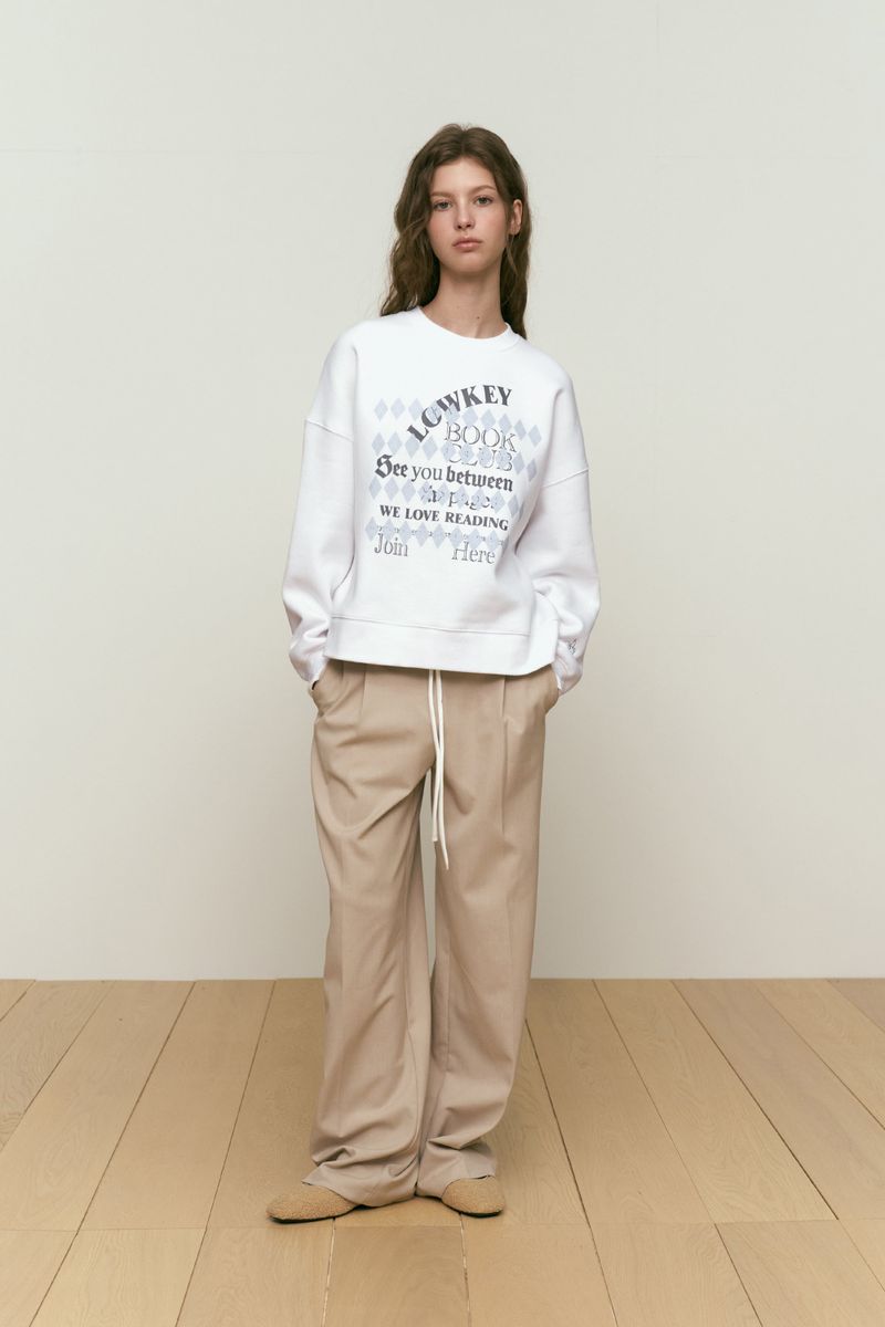 LOWKEY BOOK CLUB ARGYLE PATTERN SWEATSHIRT [WHITE]