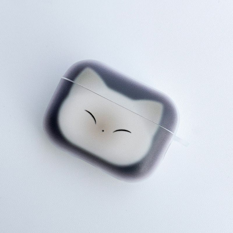 Airpods : Siamese cat