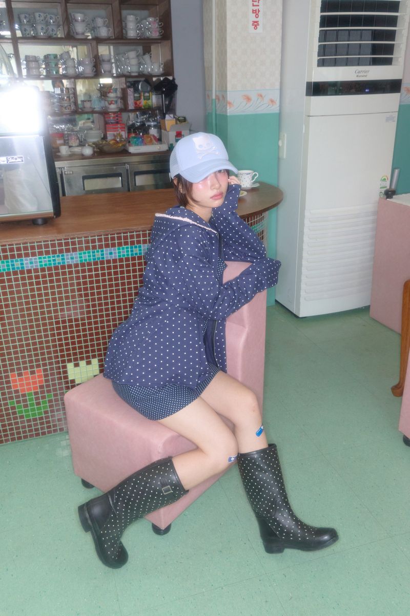 SHAKIRI（シャキリ）の「CAKE DOT LACE UP HOODIE (NAVY)（Tops）」