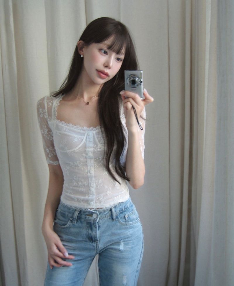 litia lace deep square top