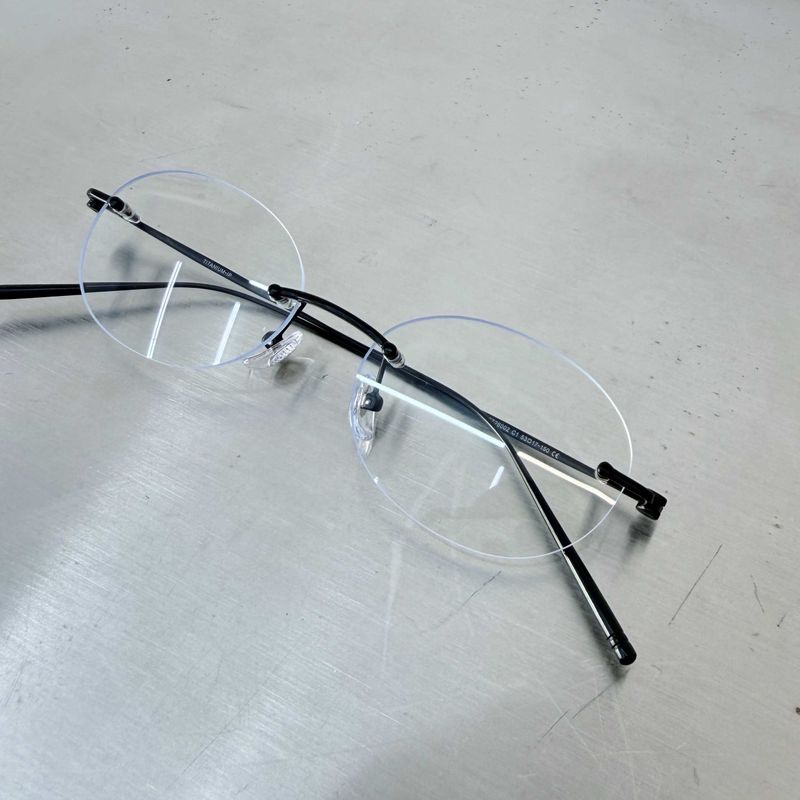 Weightless Rimless Glasses
