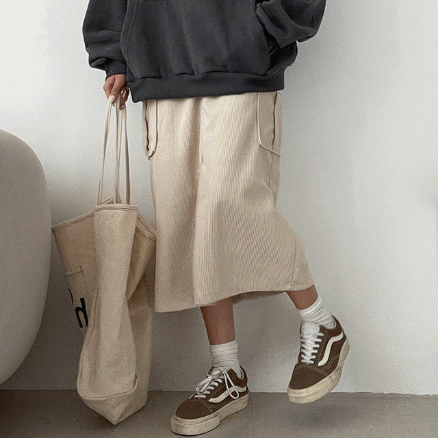 hijjoo（ハイチュー）の「Mills Corduroy Pocket Front Slit Cargo Skirt（Skirts）」