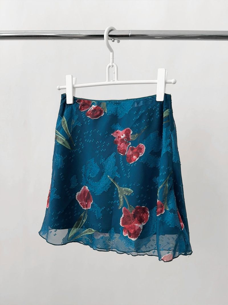 Red flower blue chiffon chiffon skirt