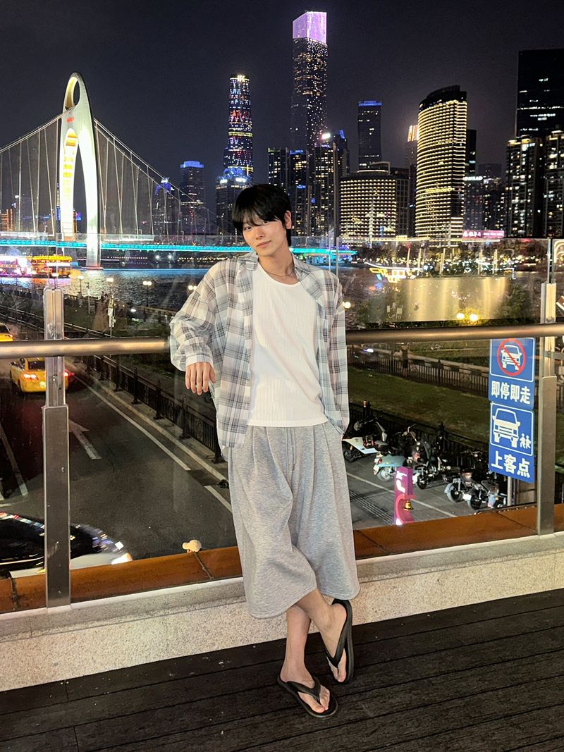 WHAT A LOOK（ワット ア ルック）の「エディン スリータックワイドバミューダパンツ（パンツ）」