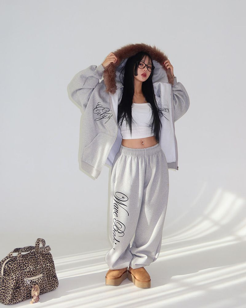 AKI lettering hoodie zip-up