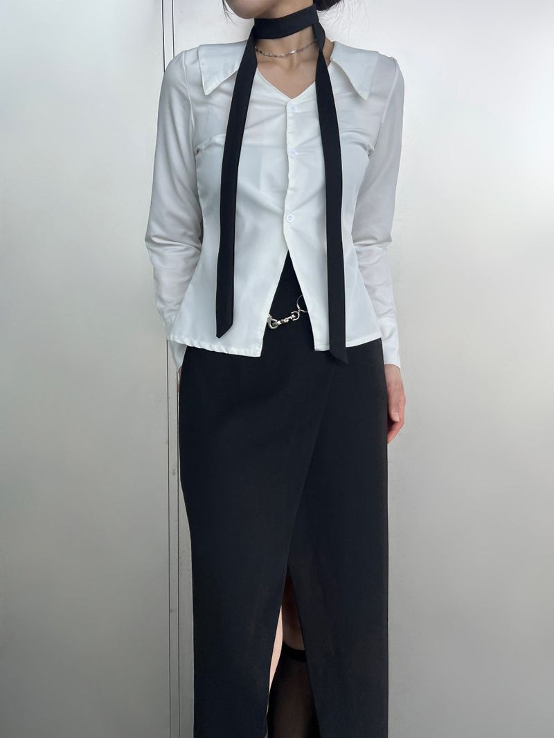 Opening V-neck basic silhouette long sleeve shirt (2 colors)