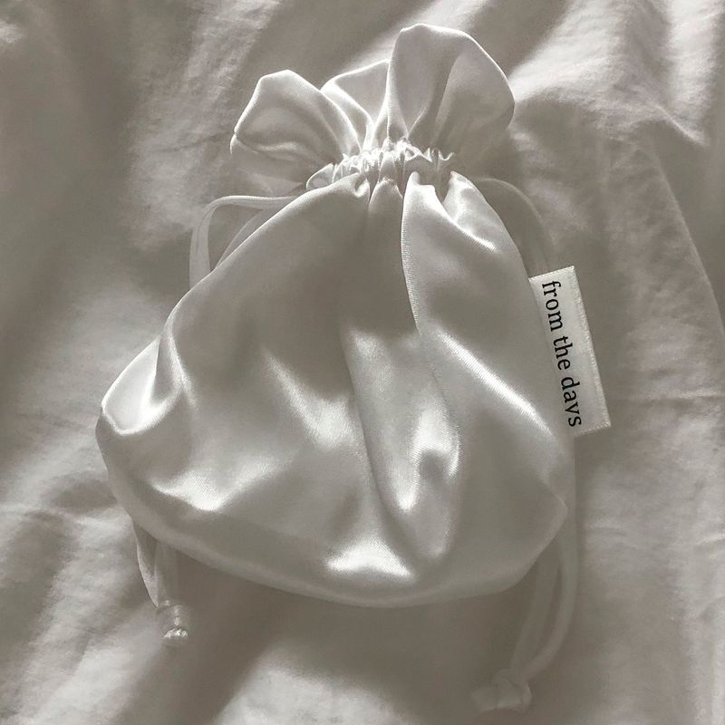【MADE】Glossy Satin Mini Pouch