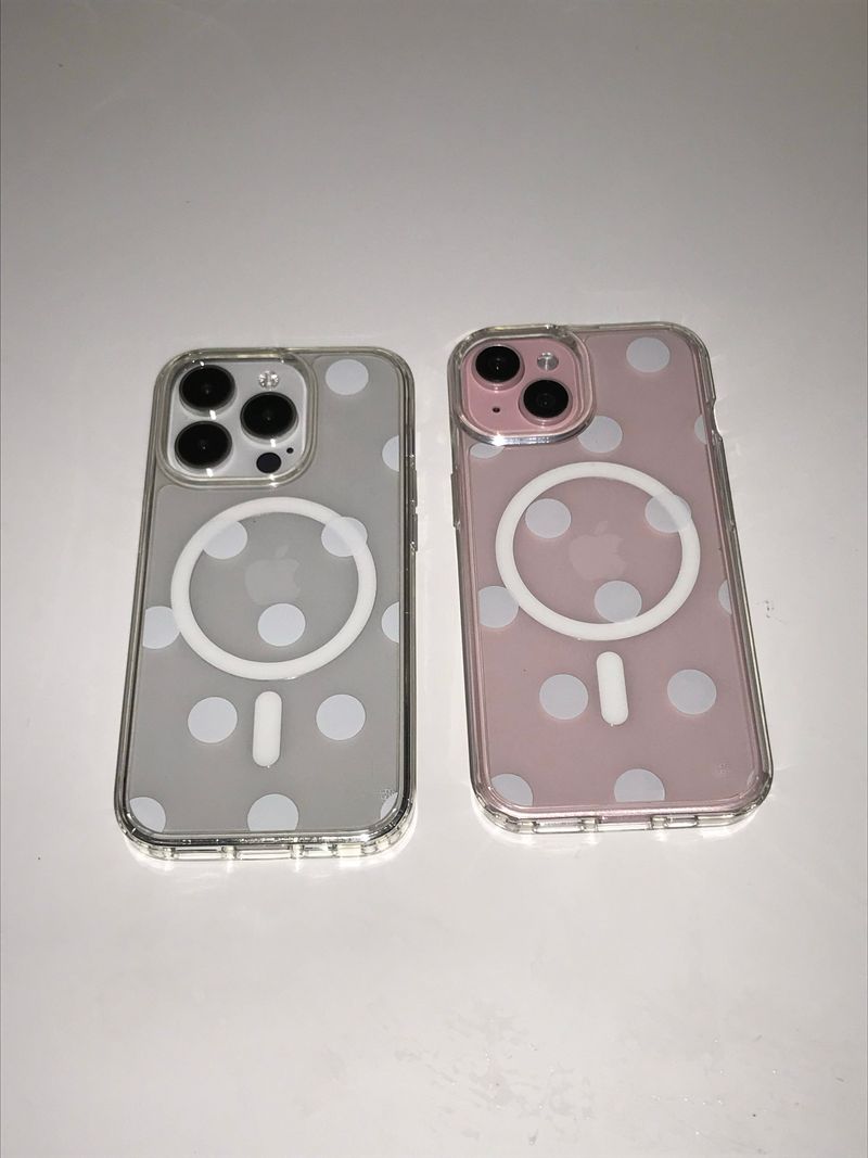 226STUDIO（226スタジオ）の「ホワイトドットマグセーフジェリーハードスマホケース（スマホグッズ/小物）」