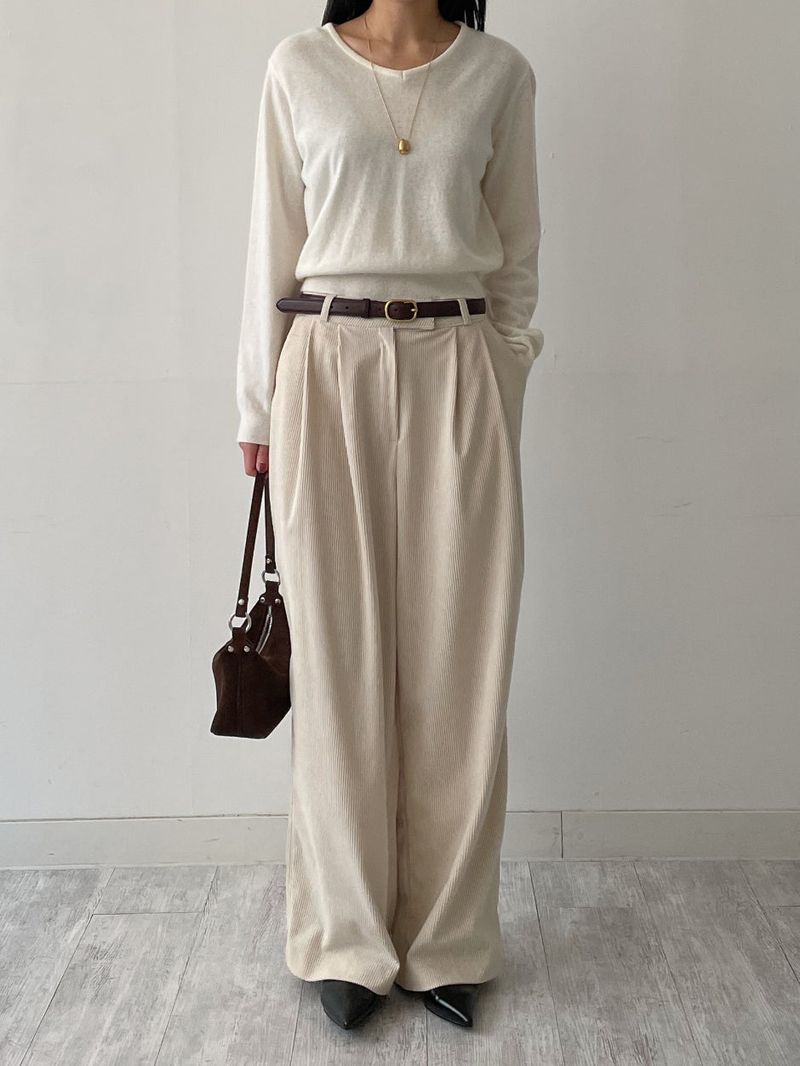 Corduroy two-pin tuck wide slacks