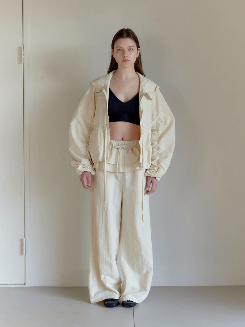 MOIFAIRE(モイフェア)の「FRILL LAYERED PANTS / CREAM(Pants)」